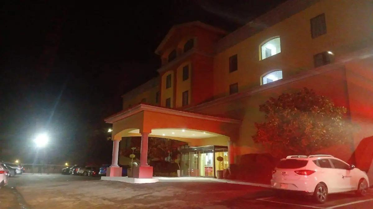 Atienden reporte de intoxicación de 19 personas en hotel de Nogales