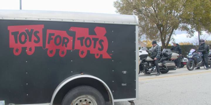 Marine Corps Reserve kicks of season of giving in Kentuckiana with Toys for Tots Toy Run