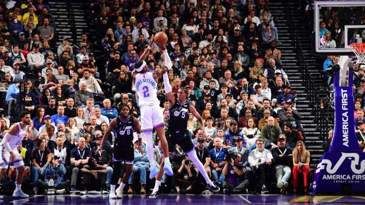 Thunder score 22 straight points in huge 3rd quarter to rout Jazz