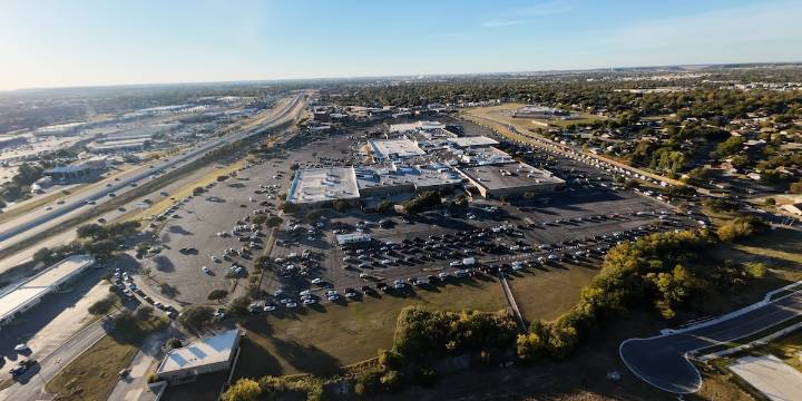 More than 1,000 families receive food from distribution at Killeen, Texas mall