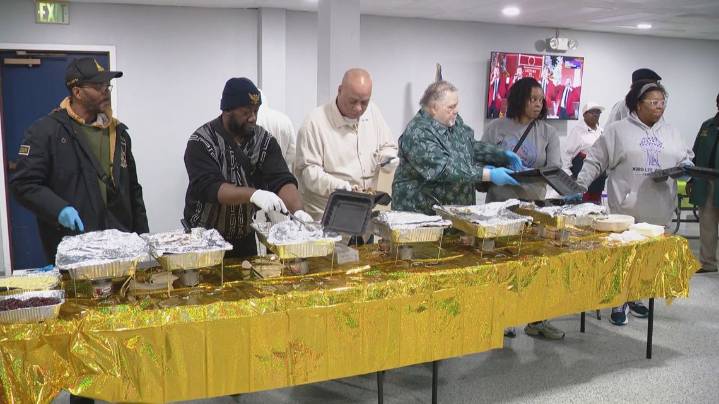 Thanksgiving meal giveaways feed hundreds of people in Tacoma
