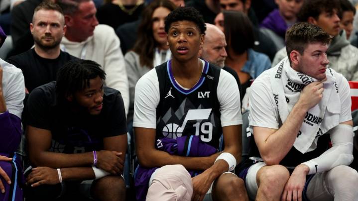 Ace Bailey Leaves Utah Jazz Win Over Kings With Knee Injury