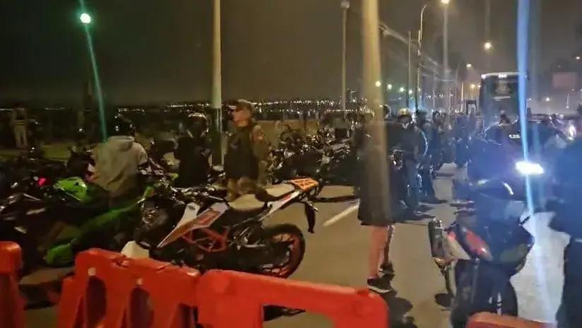 PNP intervino a cerca de 200 motociclistas que realizaban piques ilegales en la Costa Verde [VIDEO]