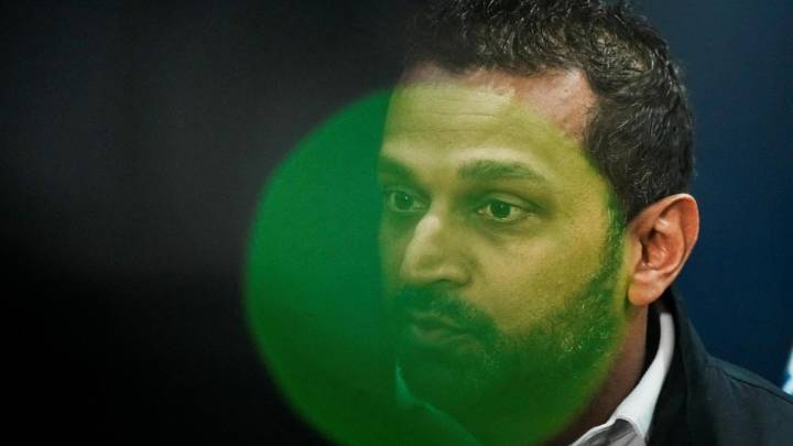 El director del FBI frustró una operación por irse de la lengua y usó un avión de la agencia para asistir a un 'show' de lucha libre