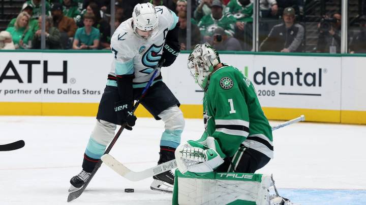 DeSmith makes 30 saves, Stars defeat Kraken