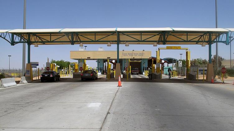 Reanudan cargas comerciales en puertos fronterizos