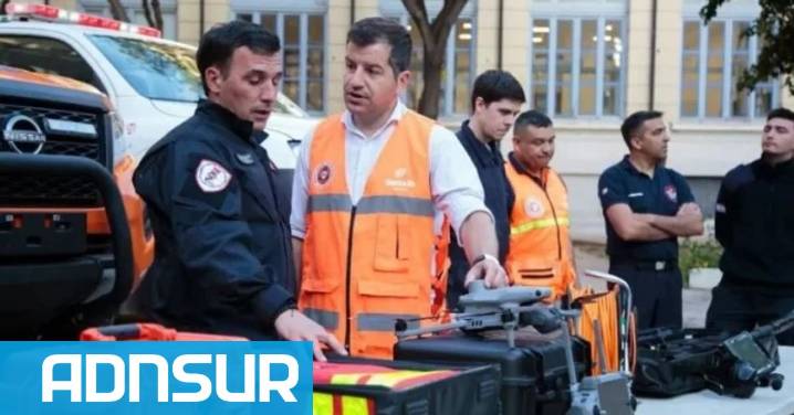 12:43 Con drones térmicos y cámaras especializadas, la brigada de rescate de Santa Fe trabaja en la búsqueda de Juana y Pedro