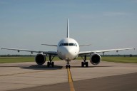 La paralización de vuelos en Venezuela afecta el 40% del tráfico aéreo internacional