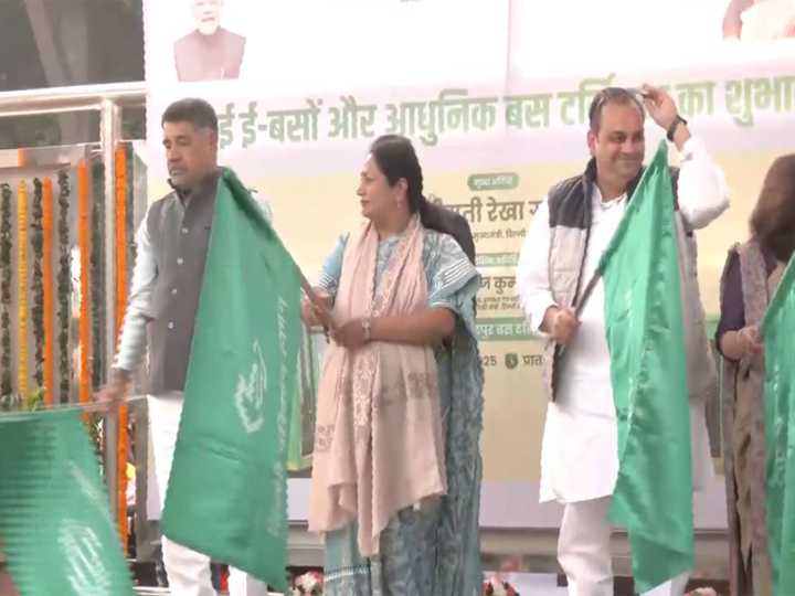 Delhi CM Rekha Gupta flags off 40 new electric buses