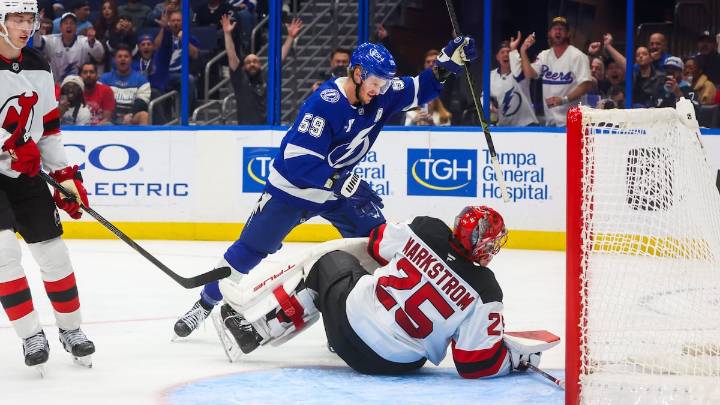 See photos from Lightning forward Jake Guentzel’s hat trick vs. Devils