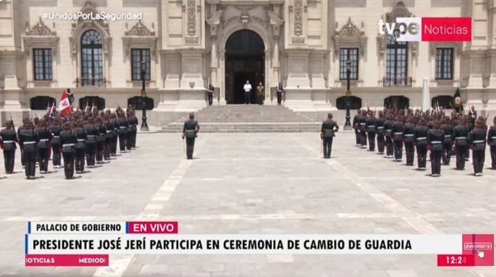 Presidente Jerí participa en ceremonia de cambio de guardia