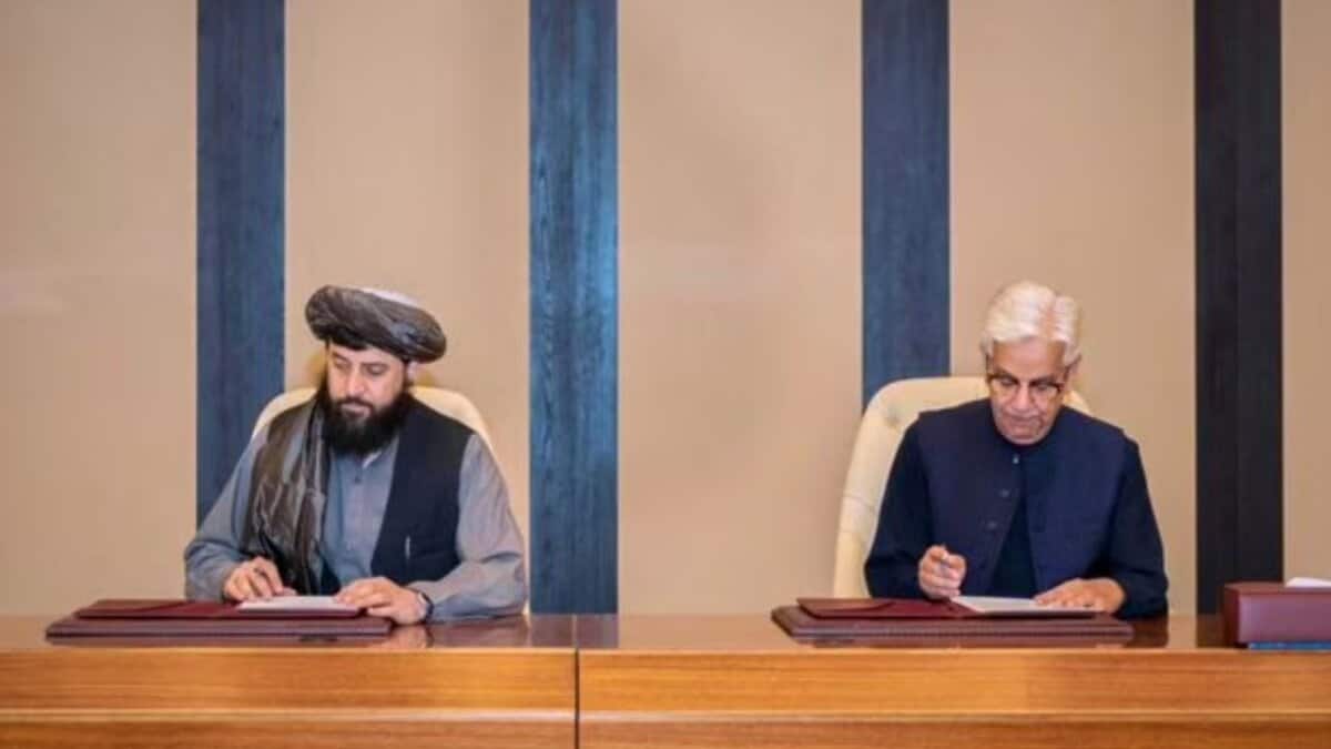 Pakistan, Afghan Taliban resume peace talks in Istanbul