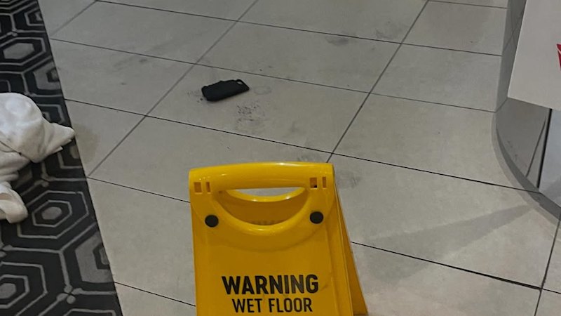 Man catches fire after powerbank overheats in Qantas business lounge, forcing evacuation