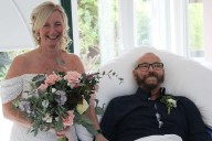 Groom with Cancer Marries Bride in ‘Dream Wedding’ Organized by Hospice Staff