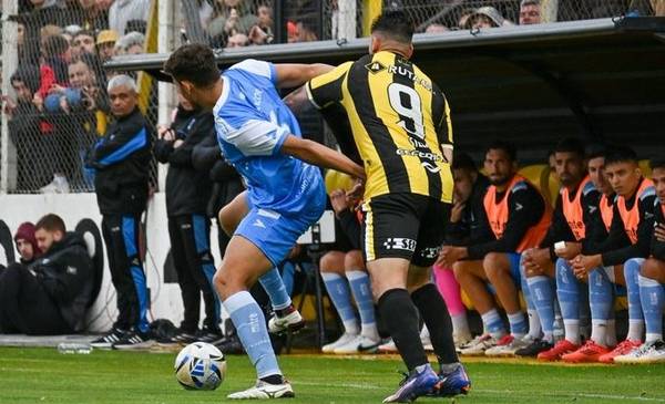 Estudiantes de Río Cuarto ascendió a la Primera: le ganó la serie a Deportivo Madryn