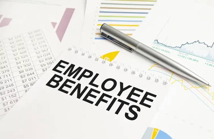 Don’t Miss Out! Year-End Employer Perks That Save You Money