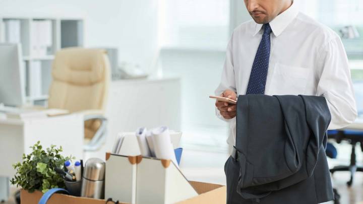 Lo echaron pero enviaron carta de despido fechada 6 meses antes: Se declaró injustificado su despido y deben indemnizarlo