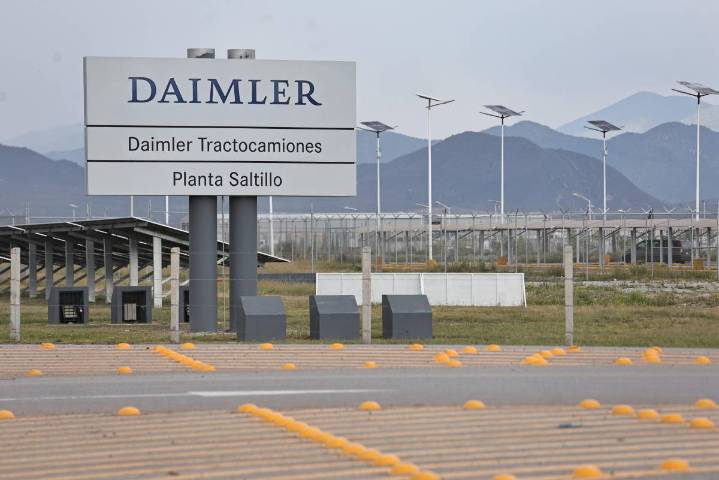 Saltillo: Anticipa Daimler un cierre de año fuerte tras desplome en industria de vehículos pesados
