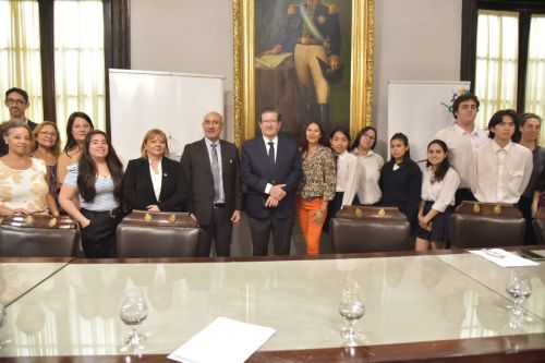 Homenaje del Senado por el 82° aniversario de la Independencia del Líbano