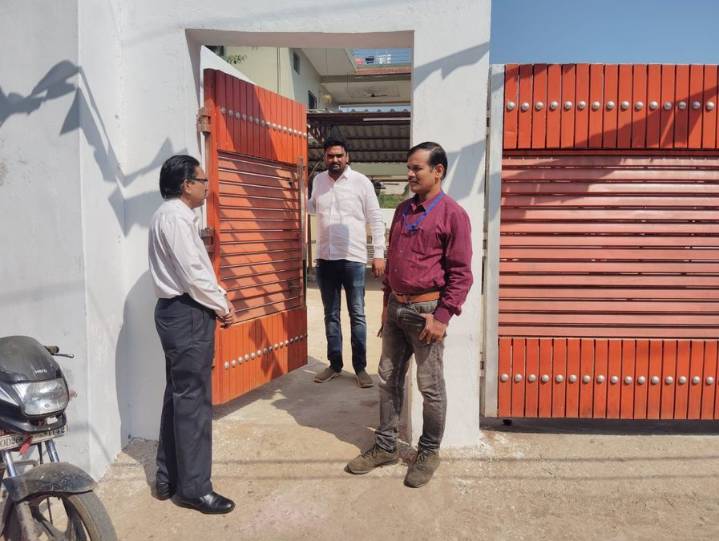 Income tax dept raids BJD leader Manoj Mishra’s residence in Nuapada