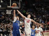 Los Pistons superan a Mavericks en intenso partido de la NBA en México