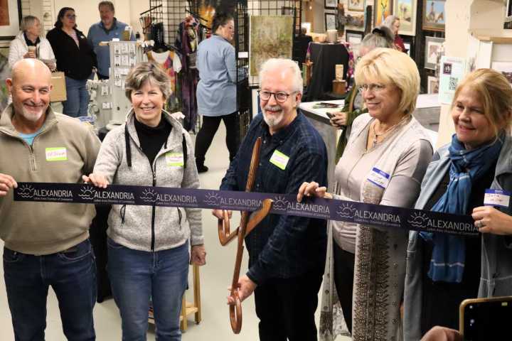 Alexandria Lakes Area Chamber of Commerce hosts ribbon cutting at Center for the Visual Arts