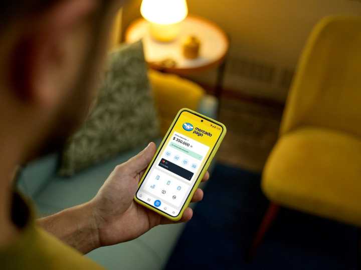 Alerta en los bancos: investigan a quienes transfieran más de este monto