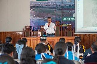 Escolares participaron en conversatorio sobre la Batalla del Puerto Santa