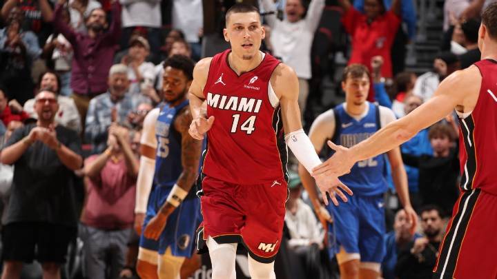 Tyler Herro leads Heat to win over Mavericks in season debut