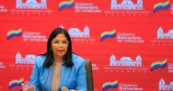 Vicepresidenta de Venezuela anuncia plan de repatriación ante bloqueo aéreo de Estados Unidos