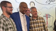 Former Mets star Darryl Strawberry thanks President Donald Trump for pardon during sermon at Tulsa church