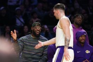 LeBron James entrenará con filial de los Lakers en la G League, mostrando más avances en su regreso