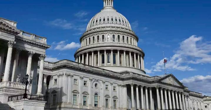 Representantes ponen fin al cierre de gobierno más largo en la historia de EU