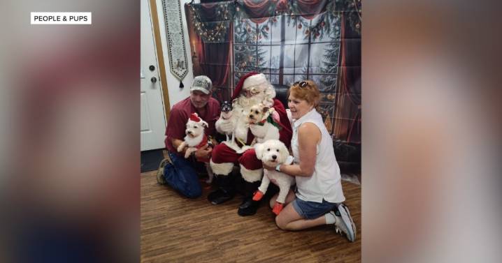 People and Pups host Paws for Claus