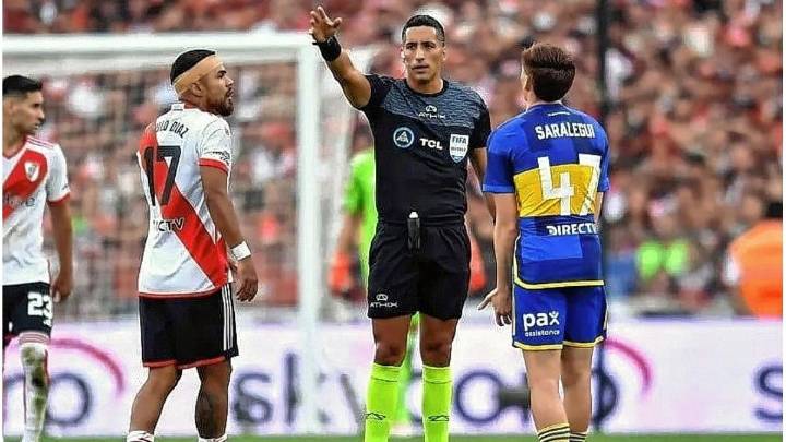 Superclásico: los árbitros que podrían dirigir el Boca