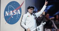‘¡Oye, mujer!’ La historia de Raymix, el ingeniero que dejó la NASA para crear la ‘electrocumbia’