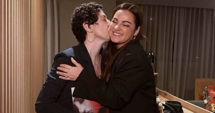 Maite Perroni protagoniza encuentro íntimo de corazón a corazón con una fan en Brasil, que lucha contra el cáncer