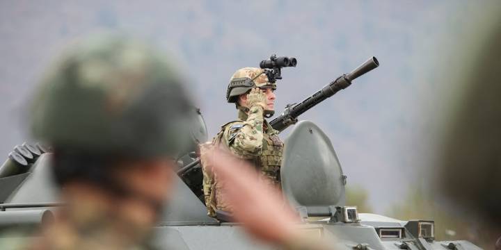 “Safaris humanos” en Sarajevo: quiénes y cómo revelaron la macabra trama de los francotiradores que pagaban por asesinar