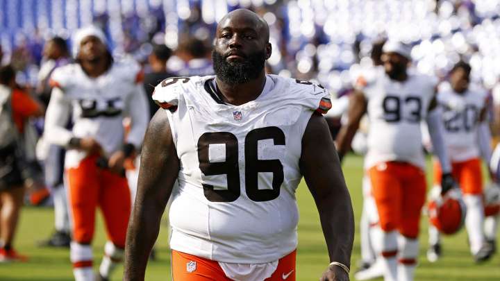 Browns lose All-Pro candidate Maliek Collins to potentially significant knee injury