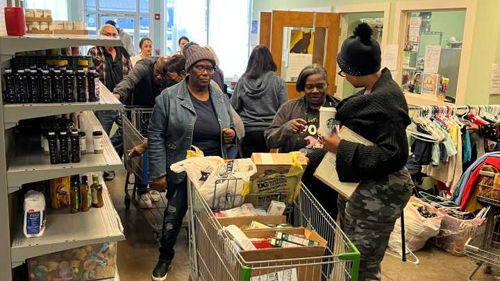 Residents hit by SNAP benefits crisis rush to Nashville food pantries