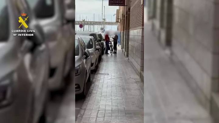 Un agente de la Guardia Civil fuera de servicio frustra un robo en Santa Pola por el método del 'cogotero'