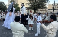 Video.- ¡Sorprende alegre boda en las calles del Centro Histórico!