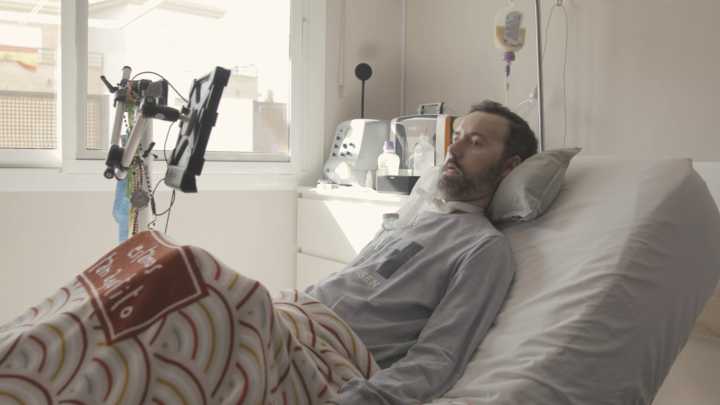 Un innovador proyecto de inteligencia artificial devuelve la voz a un enfermo de ELA: "Es emocionante volver a escucharme"