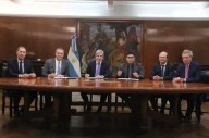 Neuquén y Santa Cruz firmaron con la Nación la quita de las retenciones al petróleo