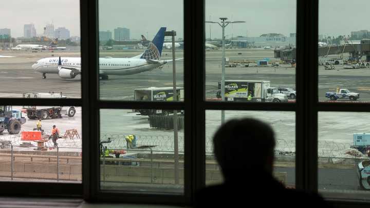 EEUU reducirá un 10% el tráfico aéreo por el cierre del Gobierno: afectará a 40 aeropuertos principales