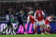 El Madrid compite pero cae en el campo del campeón de Europa