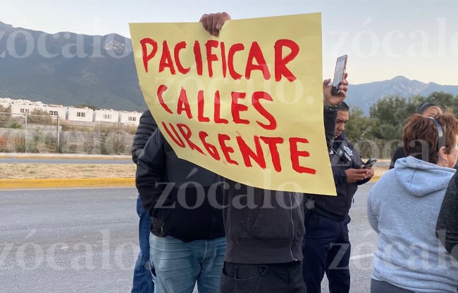 Vecinos del sur de Saltillo exigen puente peatonal tras atropellamiento fatal en Arizpe de la Maza
