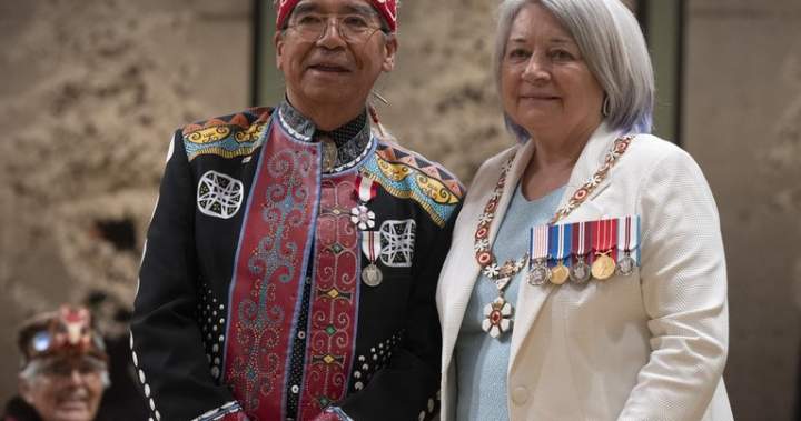 Chief asks for help finding missing jacket adorned with Order of Canada, family history