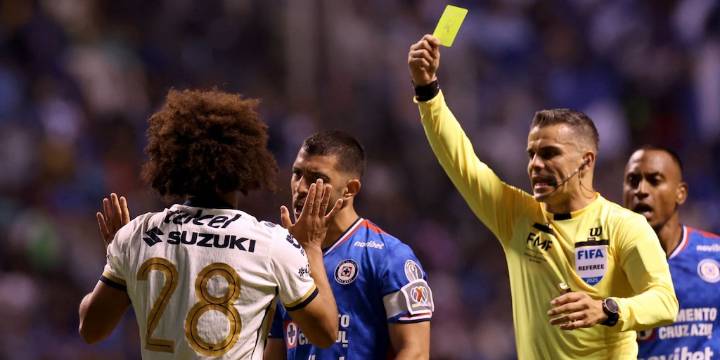 Cruz Azul buscaría inhabilitación de Adalberto Carrasquilla tras polémica falta contra Kevin Mier