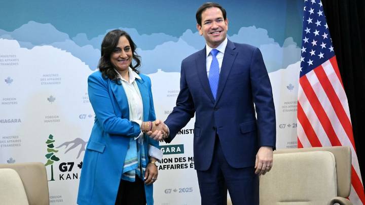 G7 diplomats publicly show support for Ukraine but avoid contentious issues like trade